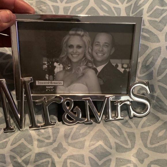 Mr&Mrs Photo Frame - Picture 2 of 2
